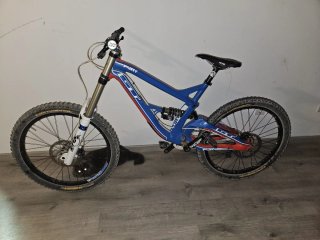 Bicicleta de Descenso GT Fury