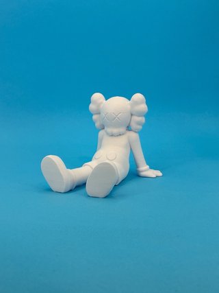 Busto Kaws 3D 13cm seduto plastica
