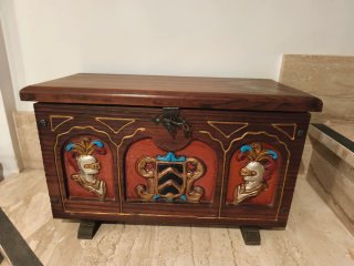 Caja Decorativa de Madera Estilo Medieval