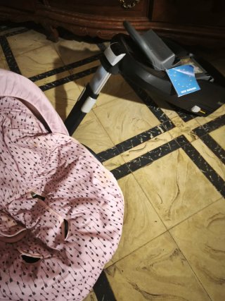Maxi-Cosi i-Size Base con etiqueta
