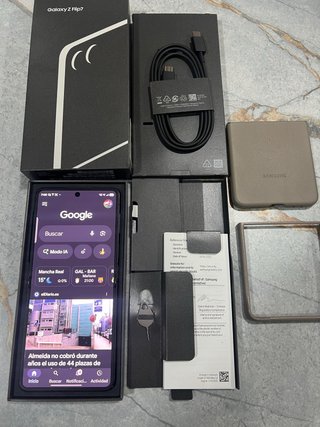 Samsung Galaxy Z Flip 7 nero Pieghevole