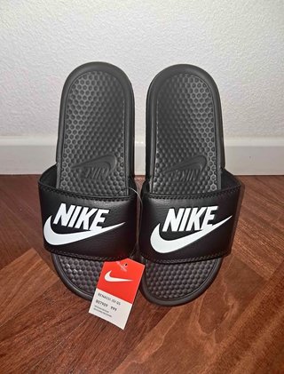 Chanclas Nike Benassi JDI Negras
