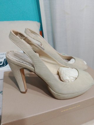 Zapatos de fiesta Lodi beige talla 36