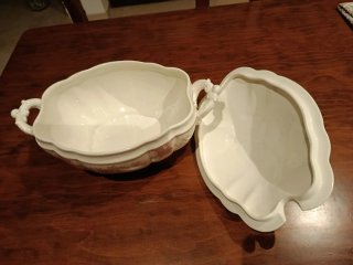 Sopera La Cartuja de Sevilla Porcelana Roja antigu
