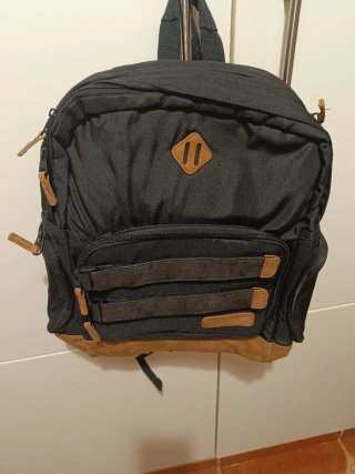 Mochila Urbana Negra y Marrón