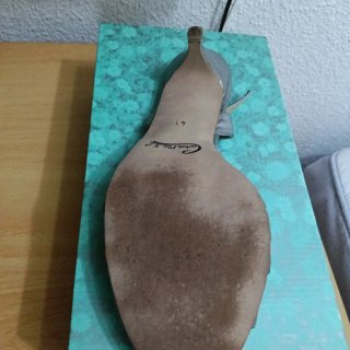 Sandalias de tacón plateadas y doradas