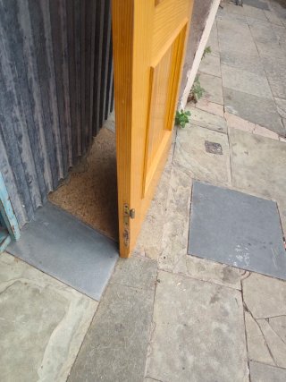 Puerta de paso de madera