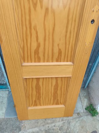 Puerta de paso de madera