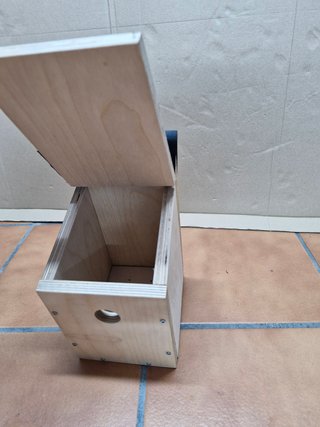 Caja nido artesanal madera pájaros