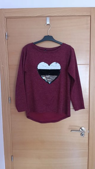 Jersey Granate con Corazón de Lentejuelas