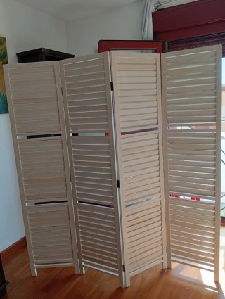 Biombo madera blanco 4 paneles con diseño persiana