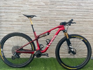 Bicicleta de Montaña Canyon Lux World Cup CF 8