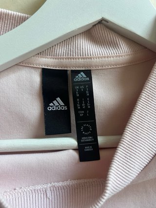 Sudadera Adidas rosa cropped