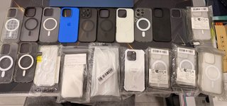 Lotto 18 Cover per iPhone 16 Pro.