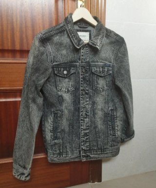 Cazadora vaquera Pull&Bear gris