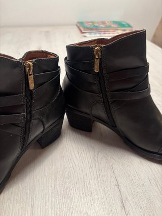 Botines Pikolinos Negros