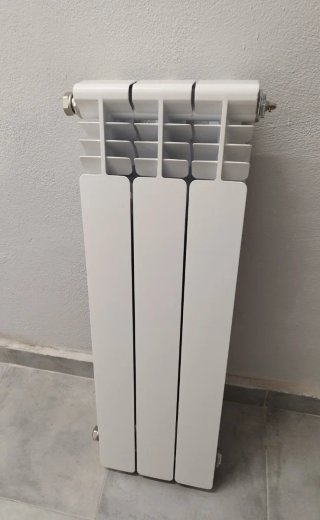Radiador agua aluminio blanco pequeño 3 elementos