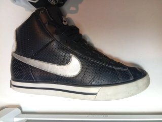 Zapatillas Nike Negras y Plateadas