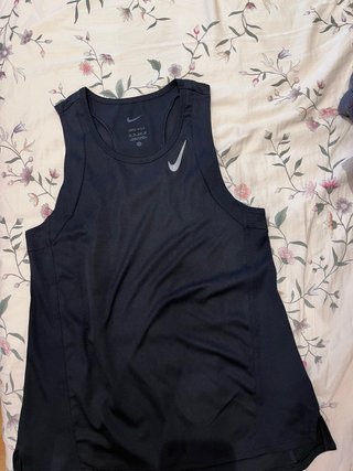 Camiseta de tirantes Nike negra