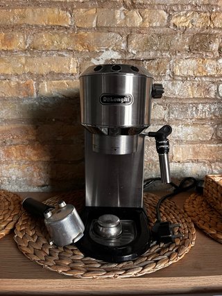 Cafetera DeLonghi Dedica