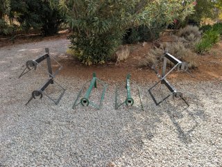 Montureros metálicos para caballos