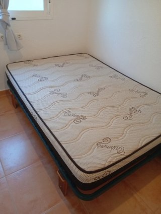 Cama con colchón 135