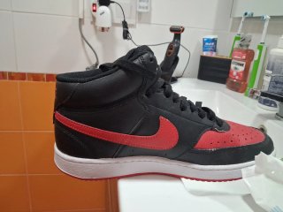 Zapatillas Nike Negras y Rojas