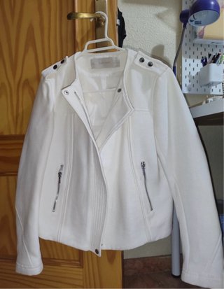 Chaqueta motera Zara Blanca