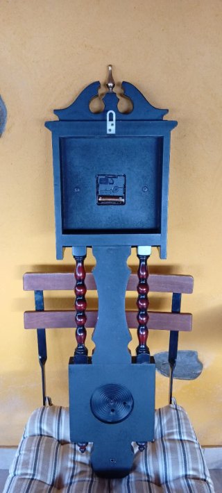 Reloj de Pared Antiguo con Barómetro