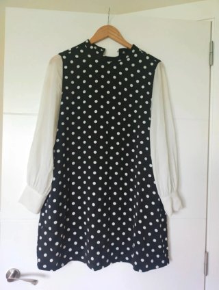Vestido corto lunares