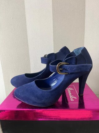 Zapatos de tacón azul