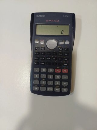 Calculadora Científica Casio fx-82MS