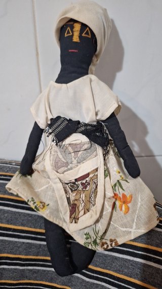 Muñeca étnica de tela
