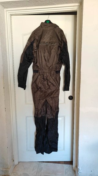 Traje de agua para moto Revit