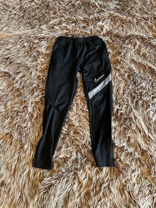 Nike pantalon niño talla S futbol con desperfecto