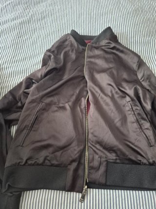 Bomber Reversible Negra y granate