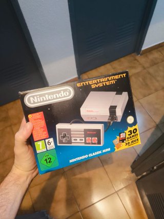 Nintendo NES Classic Mini SIN USAR