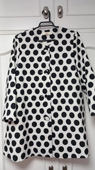 Chaqueta de Lunares Blanco y Negro