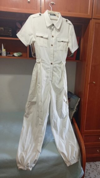 Mono blanco cargo