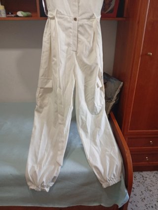Mono blanco cargo