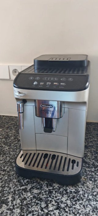 Cafetera Superautomática DeLonghi Magnifica