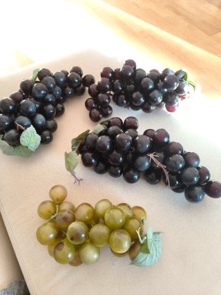 Set de 4 Racimos de Uvas Decorativos
