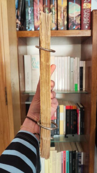 Cuaderno con Cubierta Dorada Schering