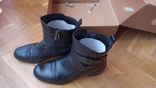 Botines de cuero negros