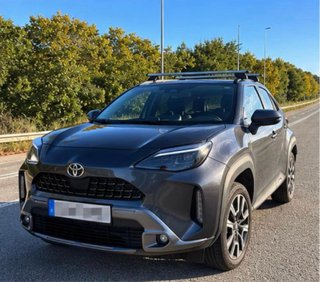 Toyota Yaris 2025  prácticamente NUEVO