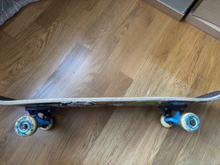 Skate Smudge con ejes azules