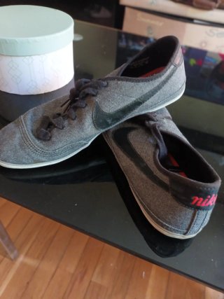 Zapatillas Nike Grises