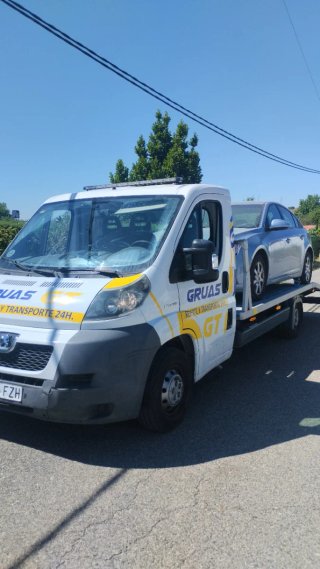 Grúa portacoches 24 horas en Madrid ☎️ 605532543