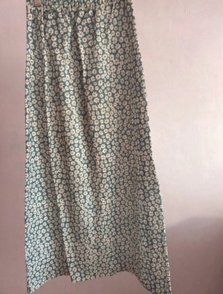 Falda larga con estampado de flores