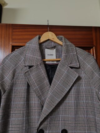 Gabardina cuadros Pull&Bear forrada es una MHolgad